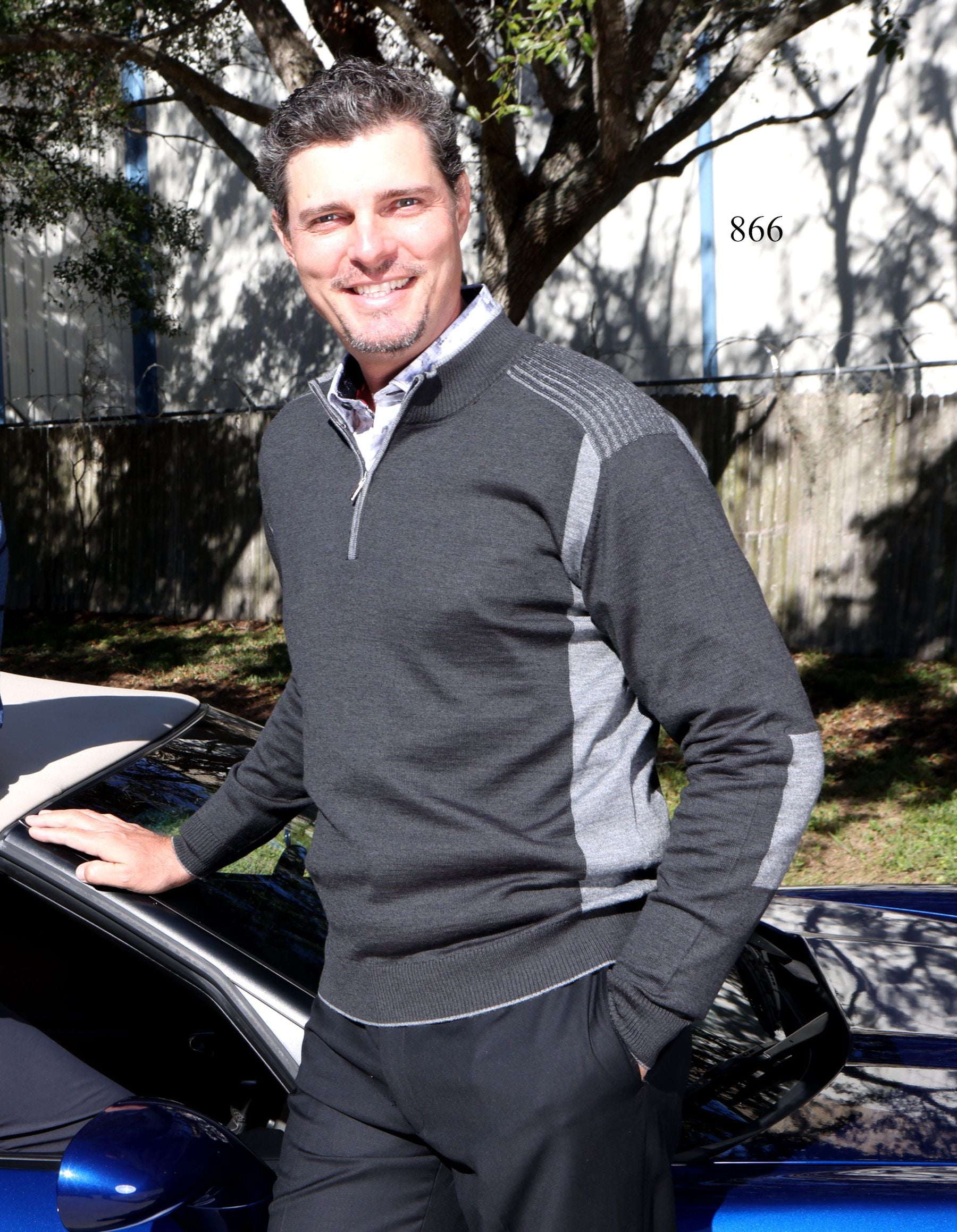 The 866 Brosnan Zip Mock is the epitome of stylish comfort. Crafted from an ultra-luxurious merino wool blend, this medium-weight classic-fit pullover puts a modern spin on traditional menswear with its contrast side panels and mixed shoulder detail. It's sure to make any active gent look smart and sophisticated.