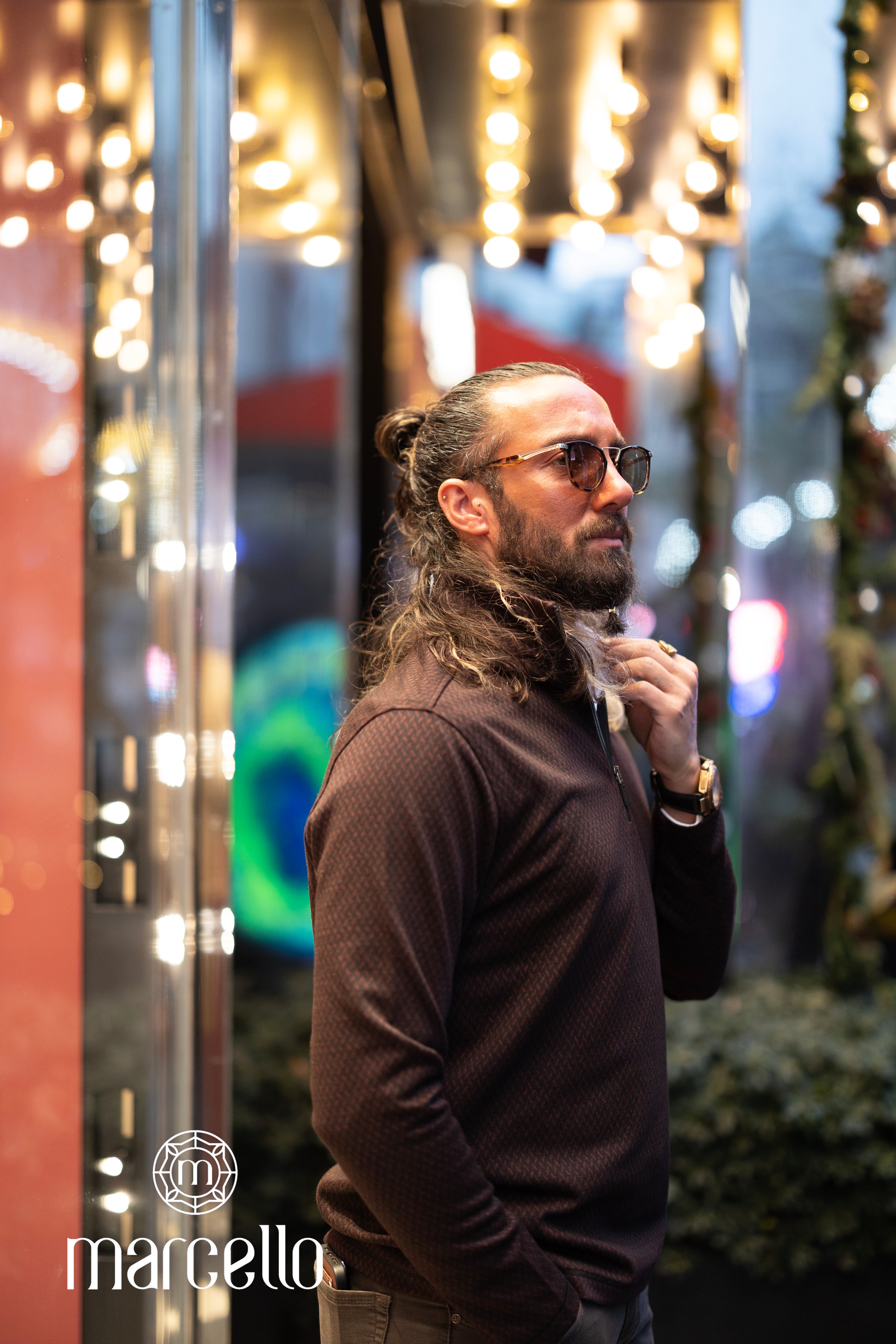 Experience the luxurious blend of soft cotton and viscose in our Marcello Monaco Wine Diamond Quarter Zip