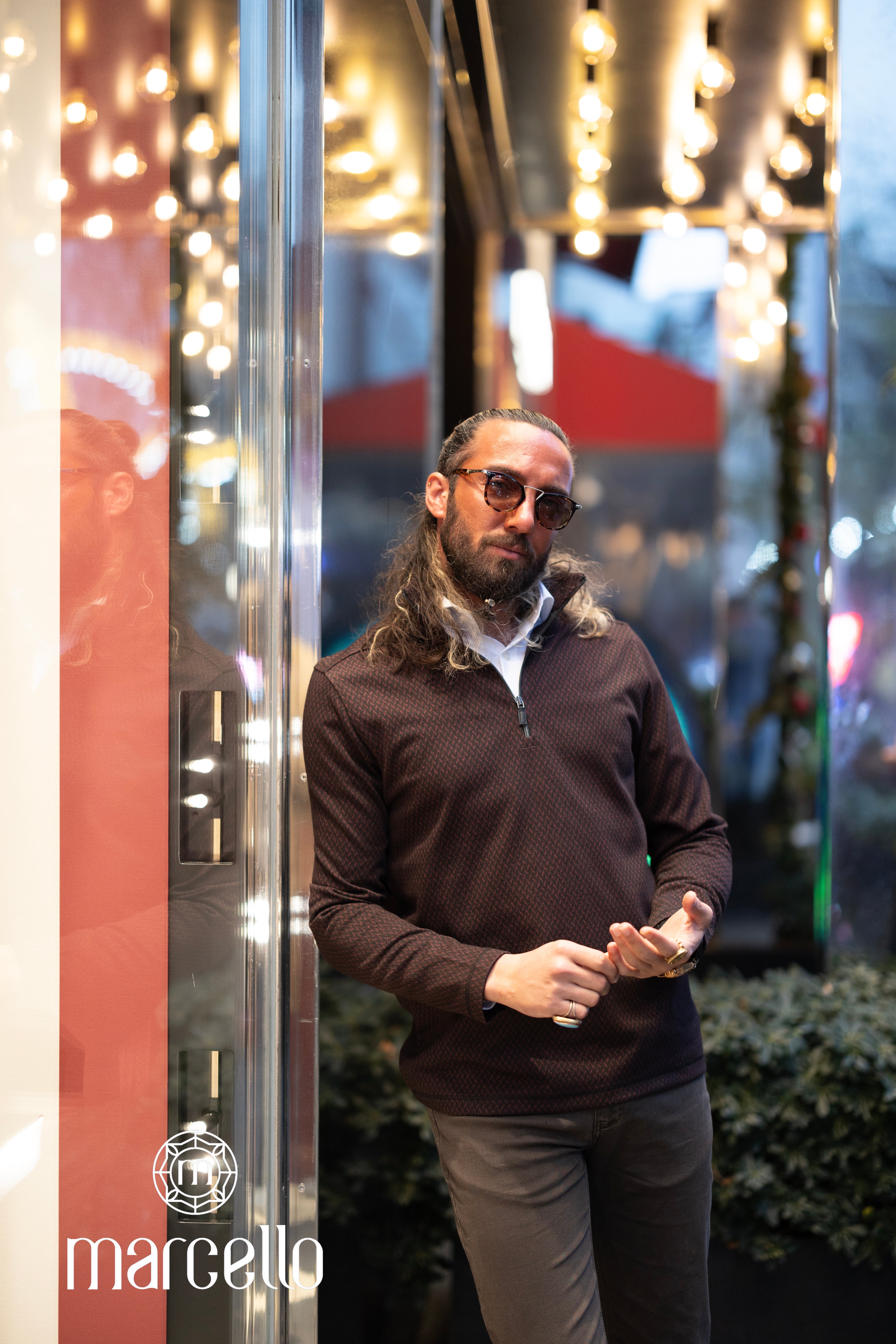 Experience the luxurious blend of soft cotton and viscose in our Marcello Monaco Wine Diamond Quarter Zip