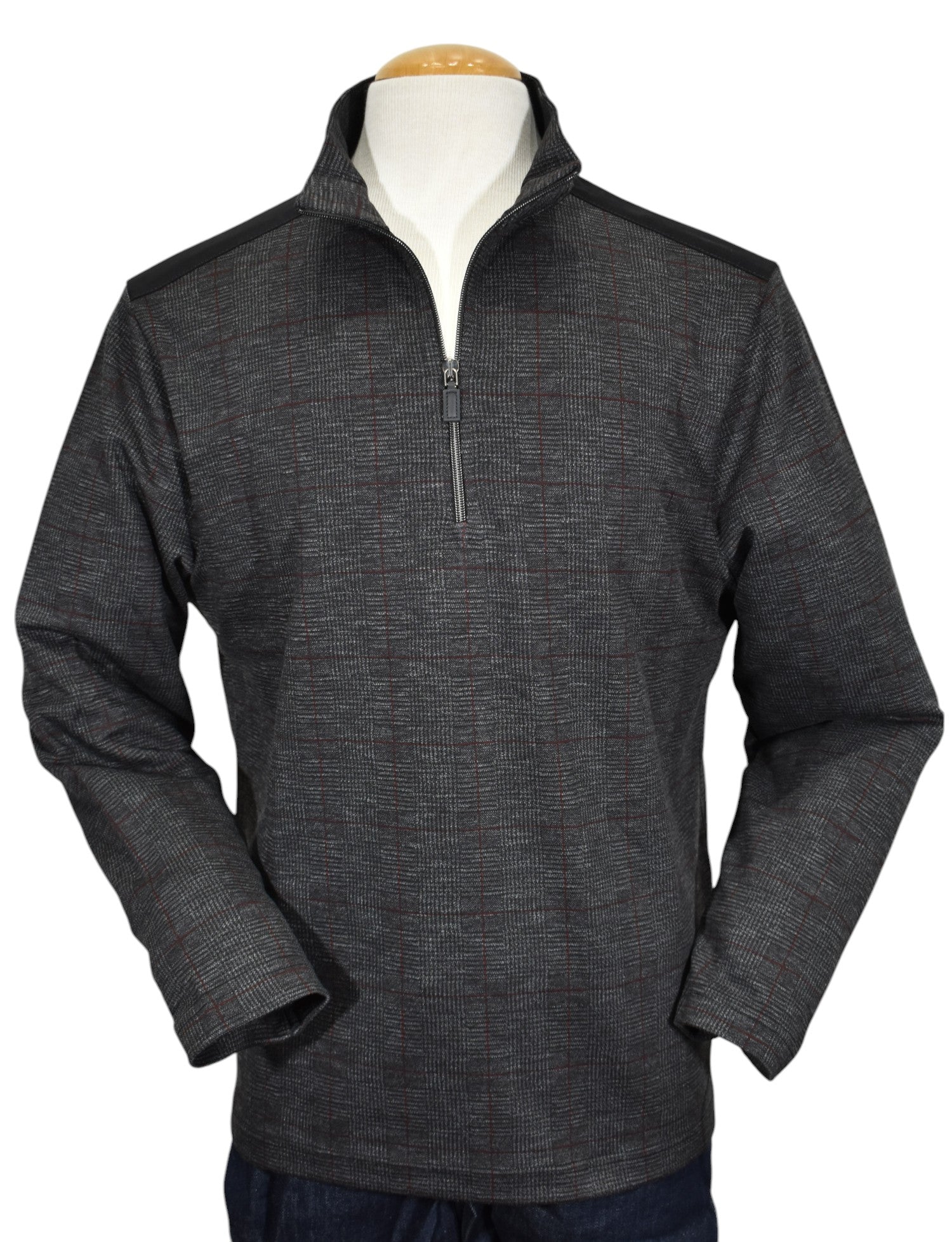 Experience luxury and comfort with the Marcello Sir William Plain Quarter Zip.