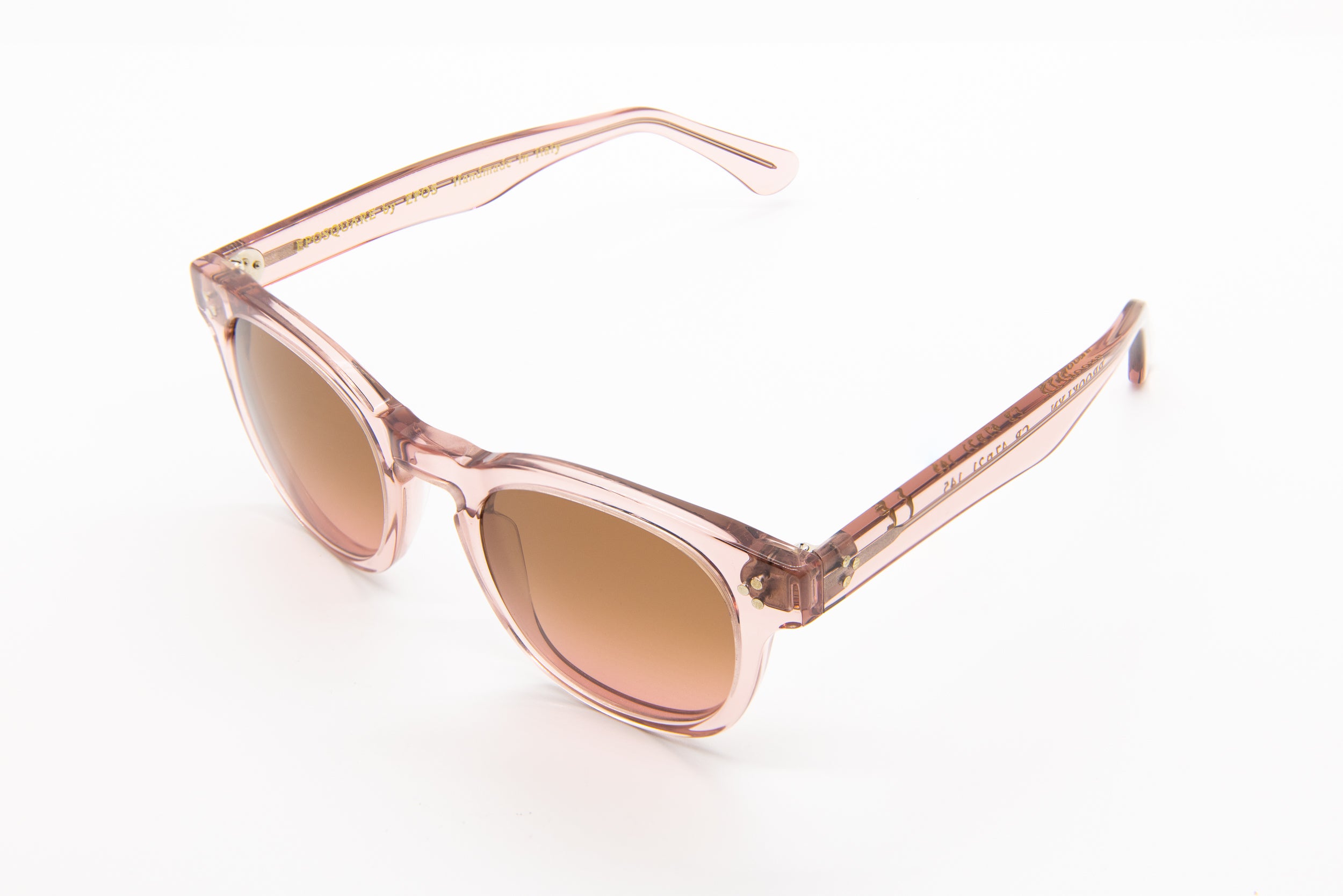 Designed with versatility in mind, Brooklyn pairs subtle vintage inspiration with modern craftsmanship, making it ideal for everyday wear. Offered by Marcello.