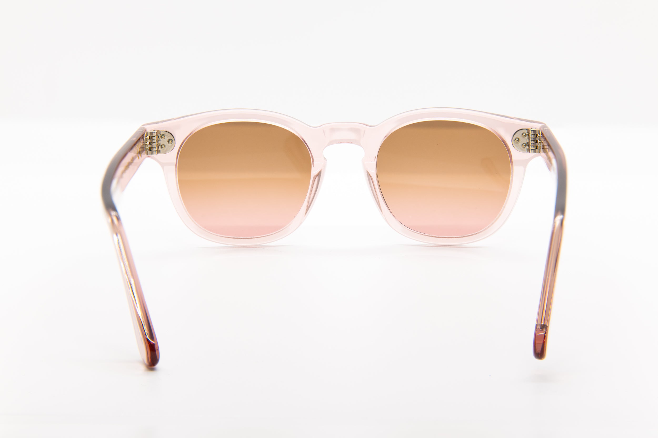 Designed with versatility in mind, Brooklyn pairs subtle vintage inspiration with modern craftsmanship, making it ideal for everyday wear. Offered by Marcello.