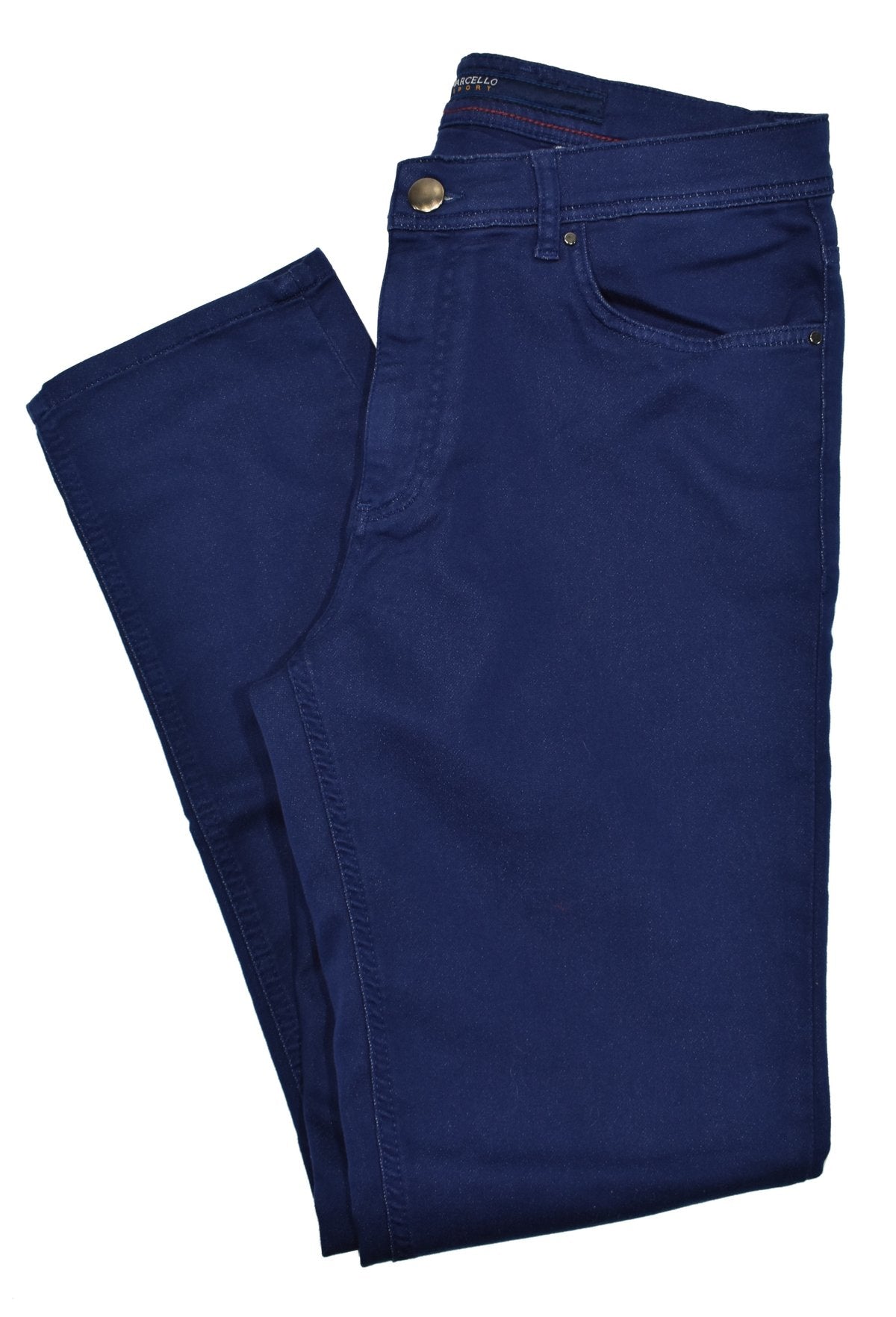 The LP23 Marcello Ultimate Comfort Stretch is a perfect traveler pant made from lightweight, soft cotton and microfiber with a stretch for added comfort. With a classic fit and a slightly tapered leg for an updated look, this 5 pocket jean model is suited to both casual and formal settings.