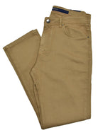 The LP23 Marcello Ultimate Comfort Stretch is a perfect traveler pant made from lightweight, soft cotton and microfiber with a stretch for added comfort. With a classic fit and a slightly tapered leg for an updated look, this 5 pocket jean model is suited to both casual and formal settings.