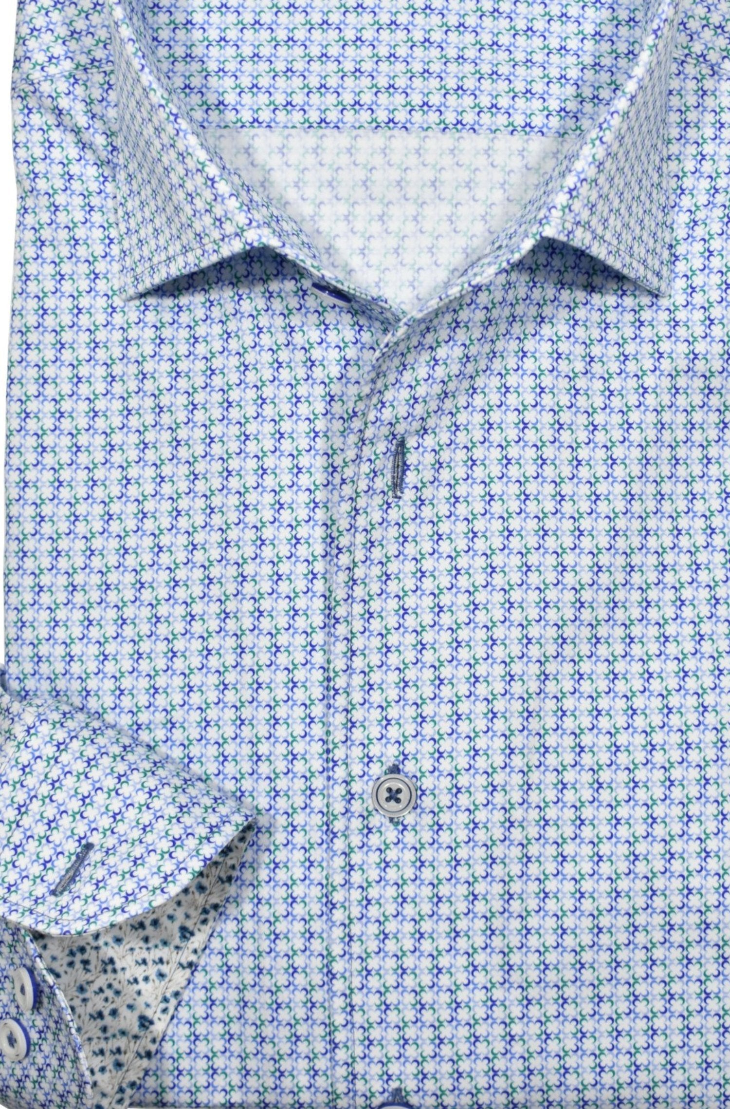 Upgrade your wardrobe with the W020R Indigo Clover Roll Collar. Crafted from extra fine cotton with a luxurious silk-like finish, this shirt is a dream to wear. The Marcello exclusive one-piece roll collar stands elegantly, while the custom matched buttons and trim fabric add a touch of sophistication.