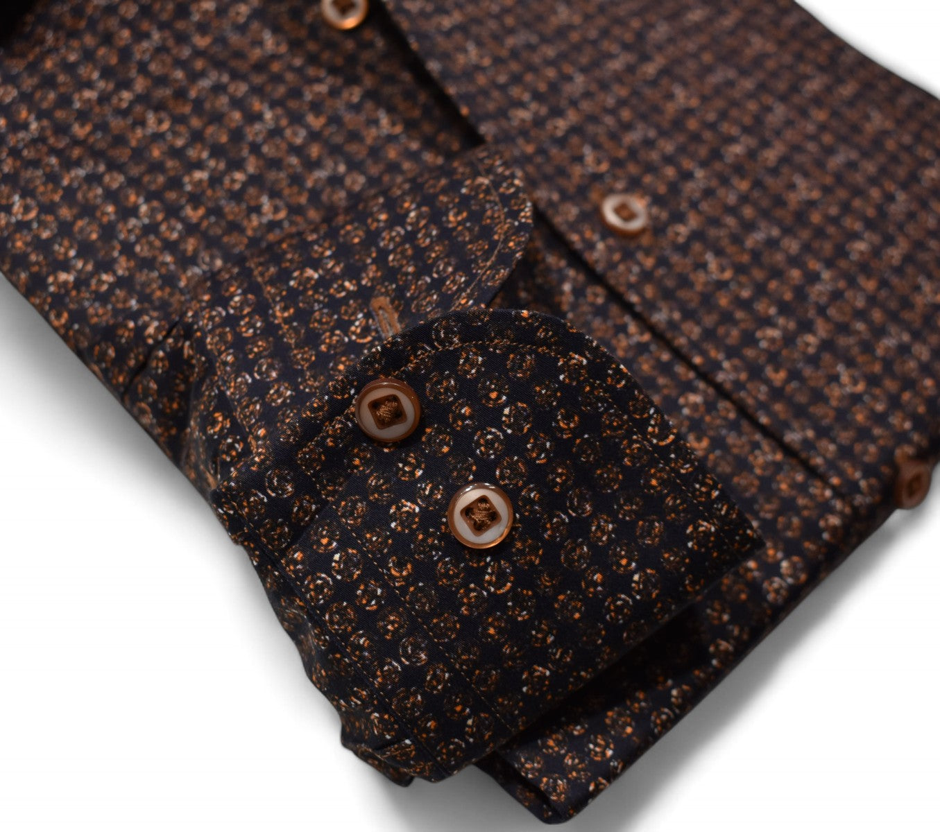 Elevate your traditional style with the Marcello Largo Rustic's luxurious blend of soft cotton sateen