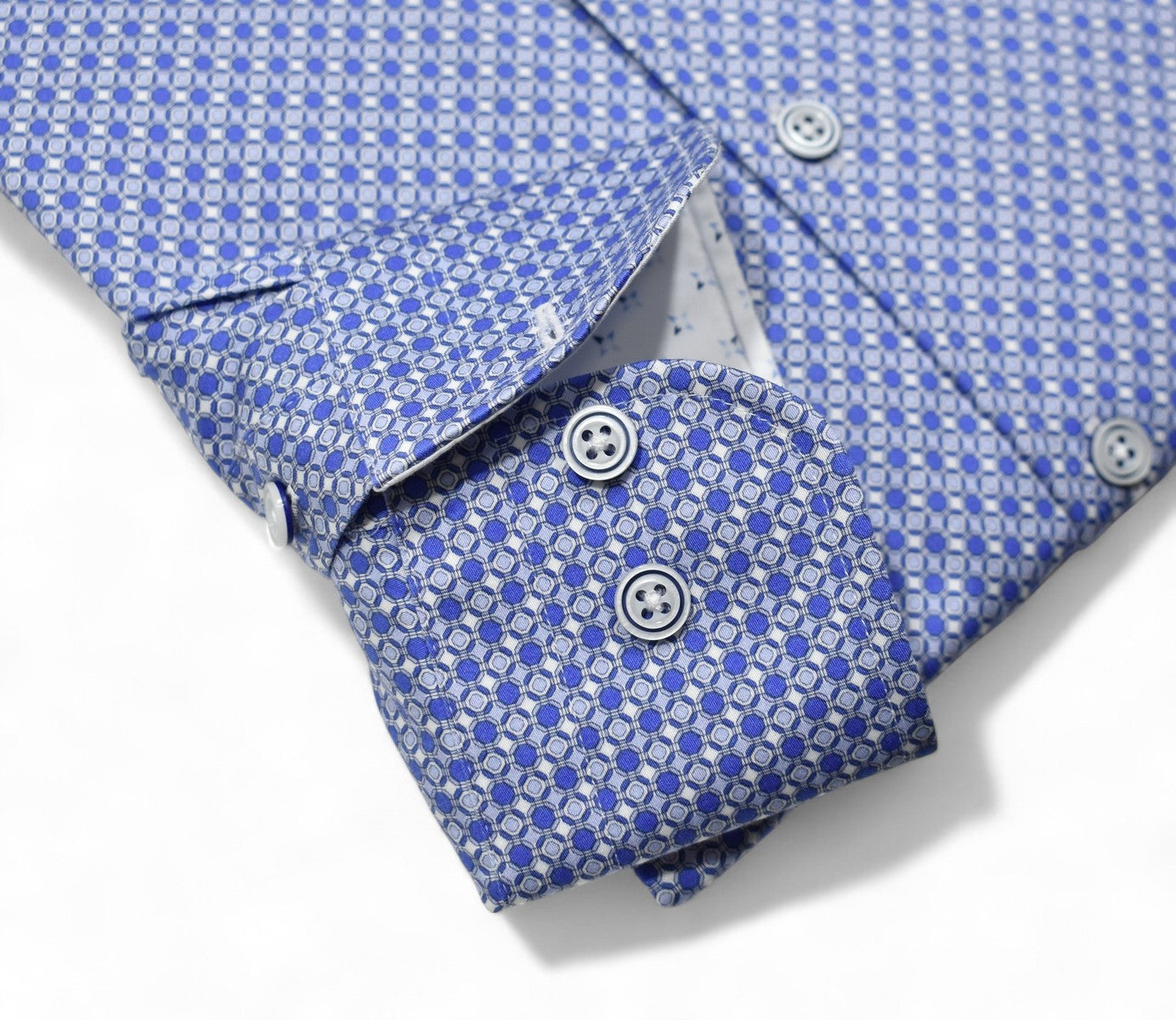 Marcello blue circles print shirt.