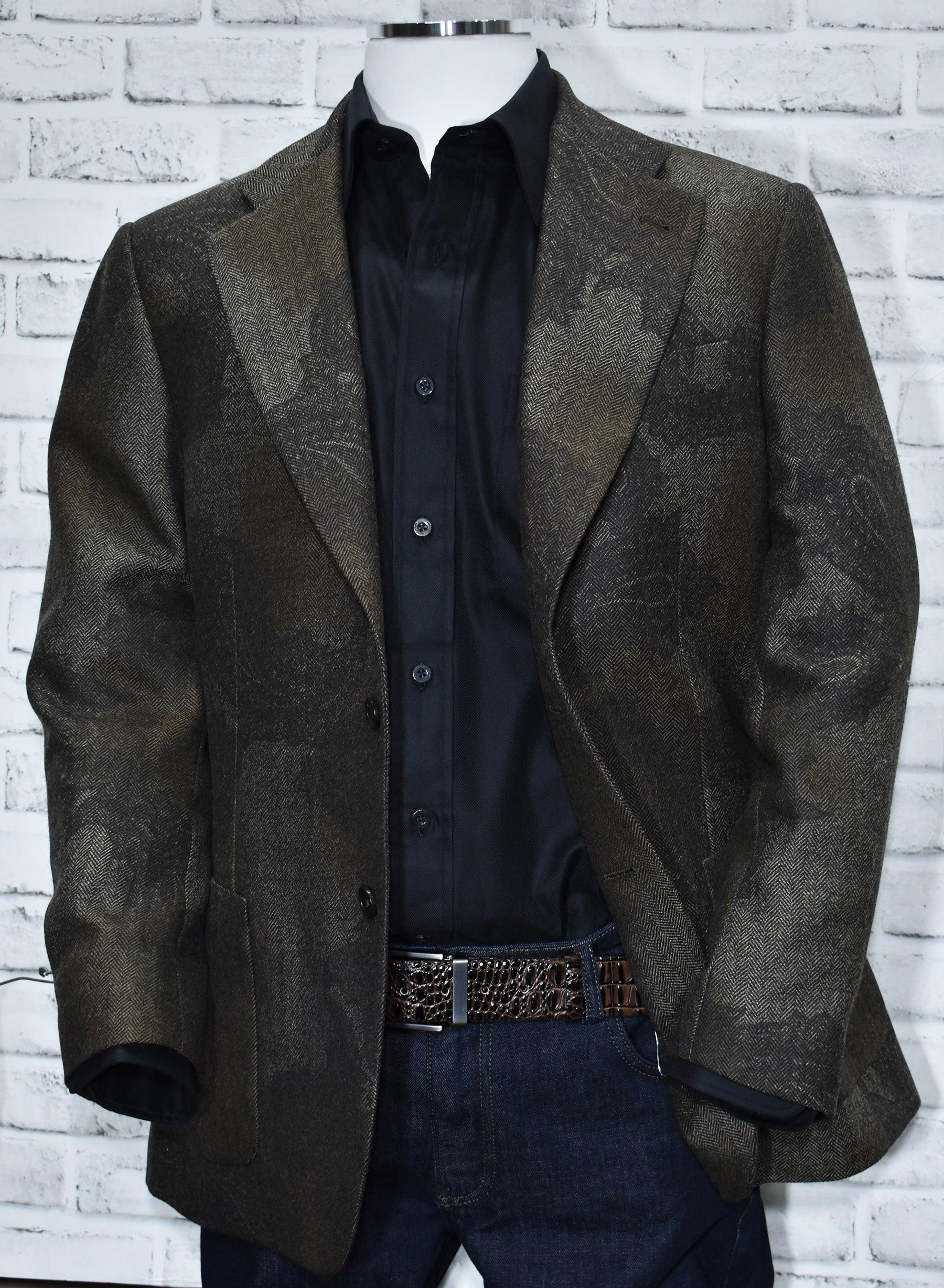 When your image makes a statement, it surely will be when wearing this textured paisley sport coat. Uniquely designed and produced by Graison in Italy featuring a soft shadow paisley pattern and colorful statement lining. Italian wool, modern fit.