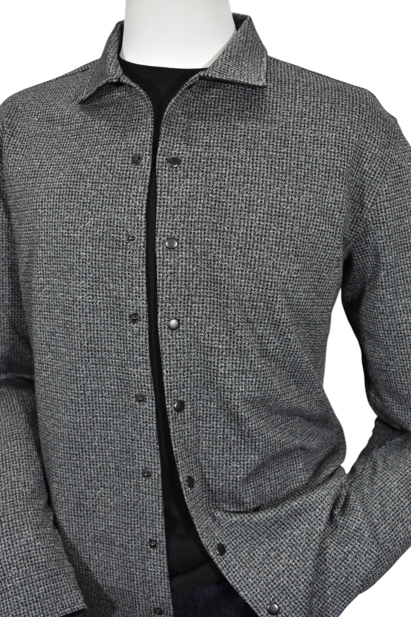 Unleash your inner fashionista with the Marcello Lombardo Snap Front Cardigan! 