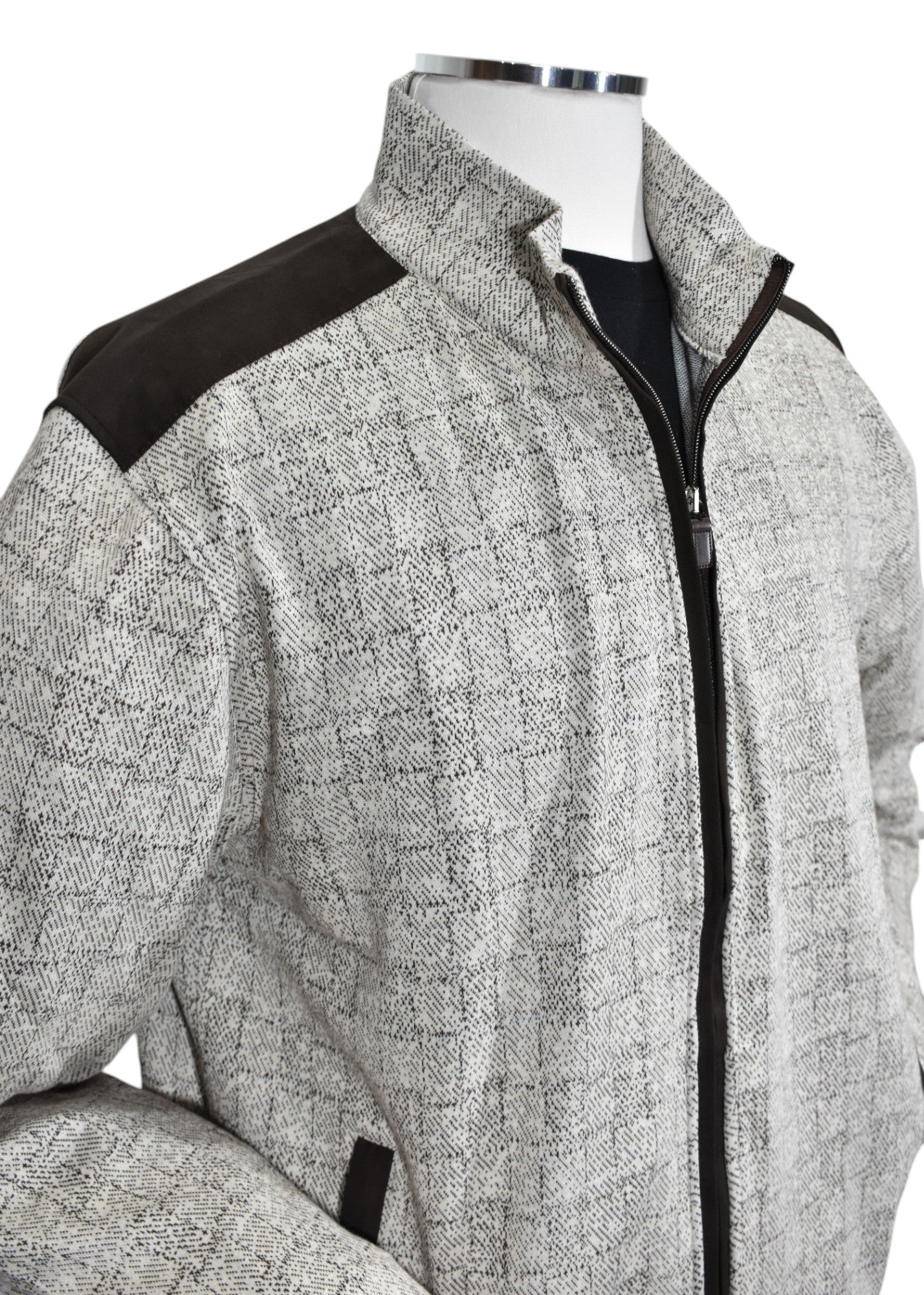 Passionately believe in the value of staying stylish and warm with our Marcello Como Knit Jacket! 