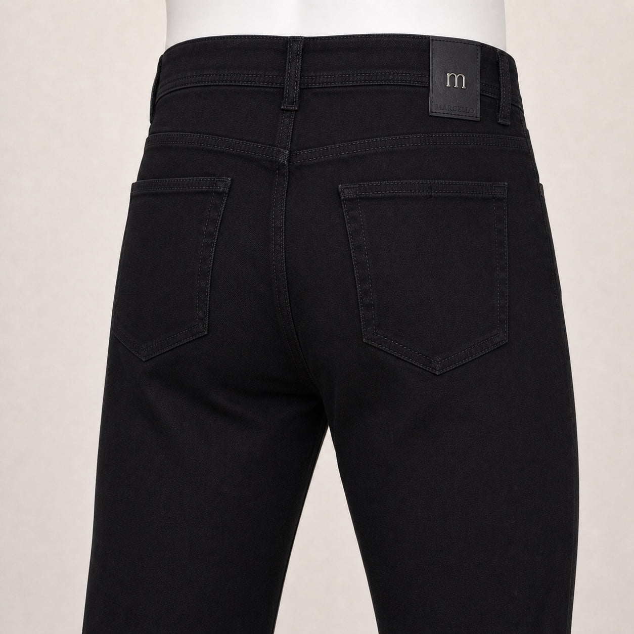 Marcello classic comfort fit denim jeans with stretch.