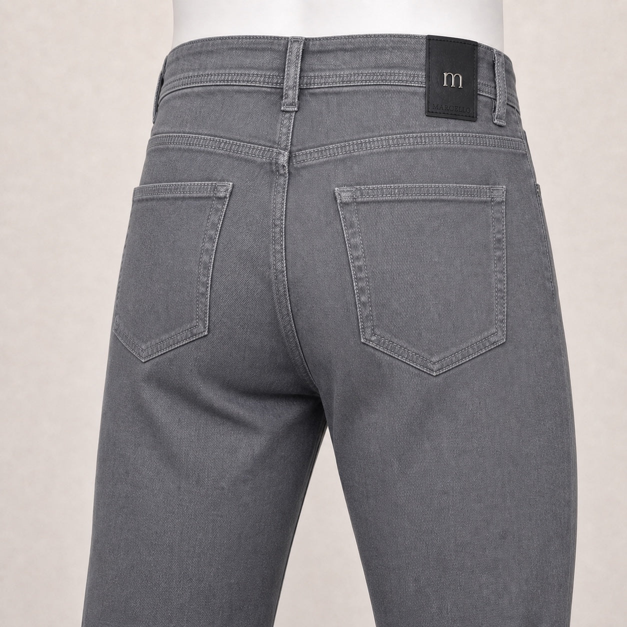 Marcello classic comfort fit denim jeans with stretch.