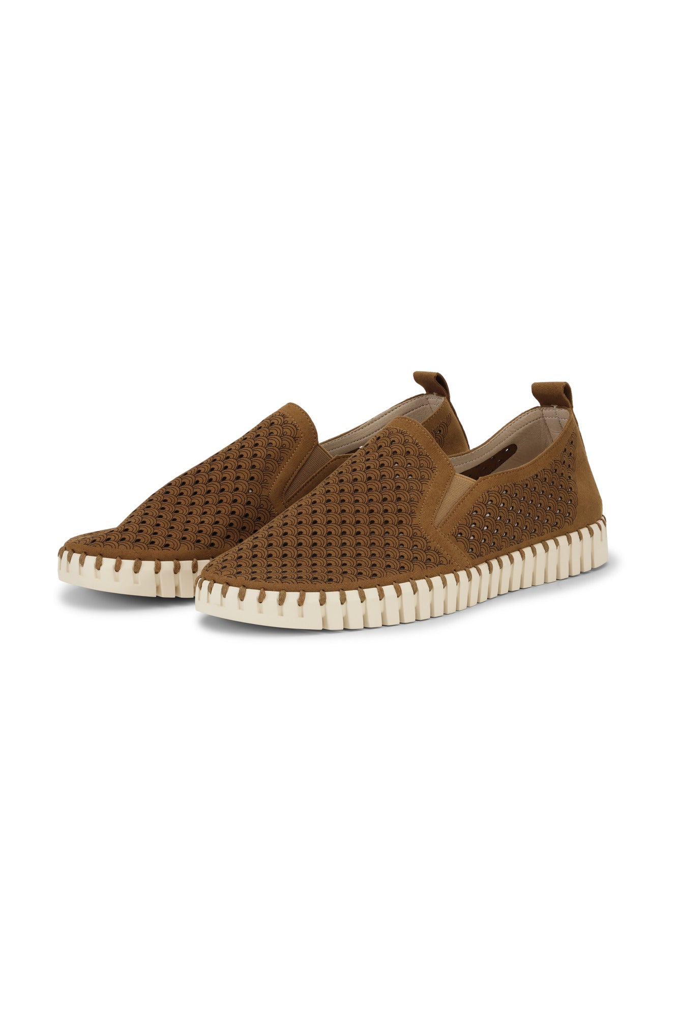 Stay comfortable and stylish with the Cashew Perforated Shoe from Marcello.