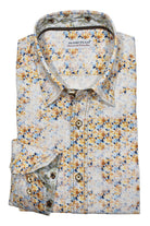 A short sleeve hip pattern to wear with jeans or a casual pant. The uniform geometric pattern fades from light to dark to create a fashionable distressed look