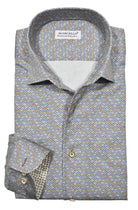 Upgrade your wardrobe with the W032R Python Swirl Roll Collar. Crafted from extra fine cotton with a luxurious silk-like finish, this shirt is a dream to wear. The Marcello exclusive one-piece roll collar stands elegantly, while the custom matched buttons and trim fabric add a touch of sophistication. 