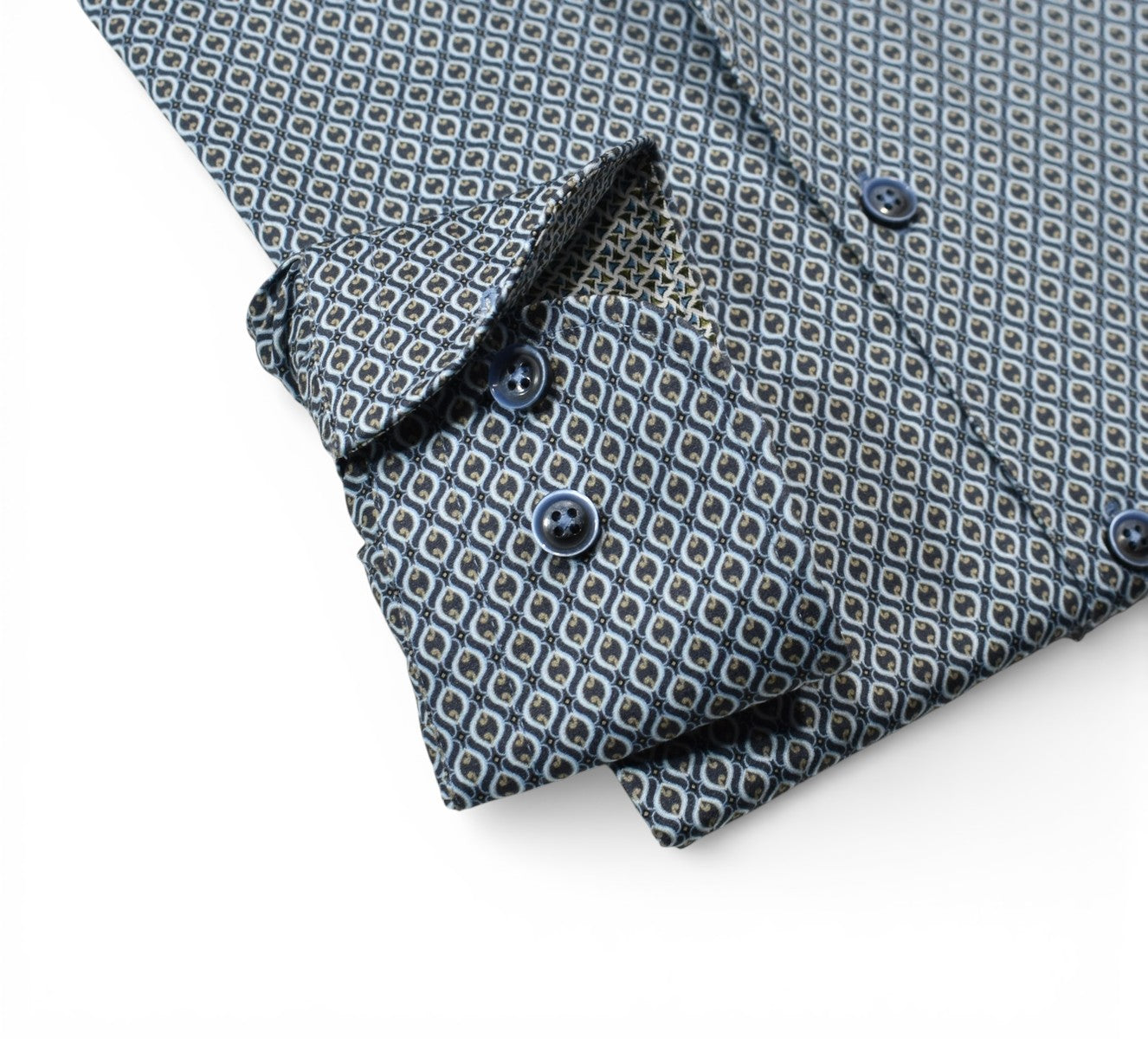 Marcello oval pattern shirt.