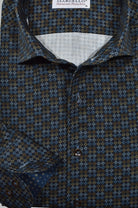 Marcello color linked boxes on a black shirt.