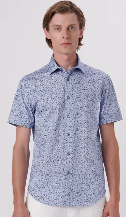 MILES floral print short-sleeved shirt in OoohCotton with point collar, French placket, genuine shell buttons and a curved hemline. OoohCotton is a double mercerized, wrinkle resistant, antimicrobial cotton blend with 8-way stretch, breathability, easy-care, quick dry and thermal comfort features.