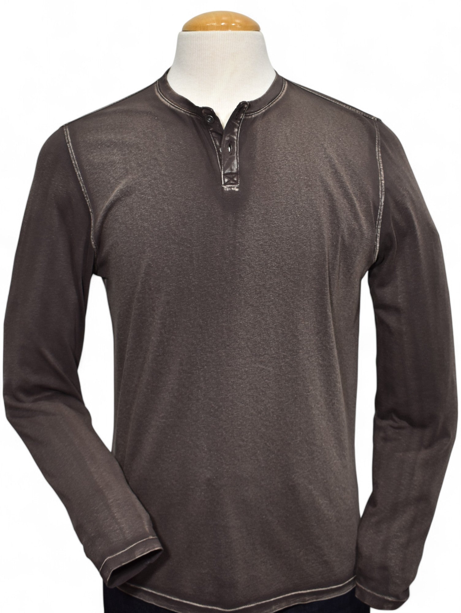 Experience the luxurious comfort of our Marcello Assaraf Diego Henley.