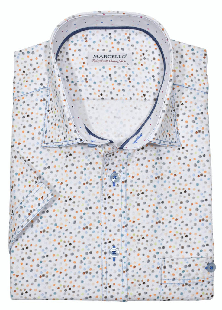 Rich colors thinly outlining a leaf type pattern on soft, royal oxford fabric to create a sophisticated short sleeve style.  The pattern exudes fashion while remaining traditional.  Details include matched trim fabric, double track contrast stitching and a buttoned chest pocket.  Classic shaped fit.