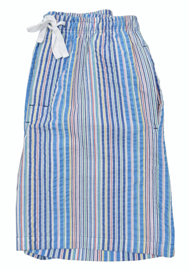 Seersucker defined lines crisply create a stripe pattern for your Spring / Summer style.  Featuring cotton fabric, classic side pockets, a stretch waist band and draw string closure.  Spring / Summer colors make this short perfect to pair with any color tee or polo shirt.   Classic fit.