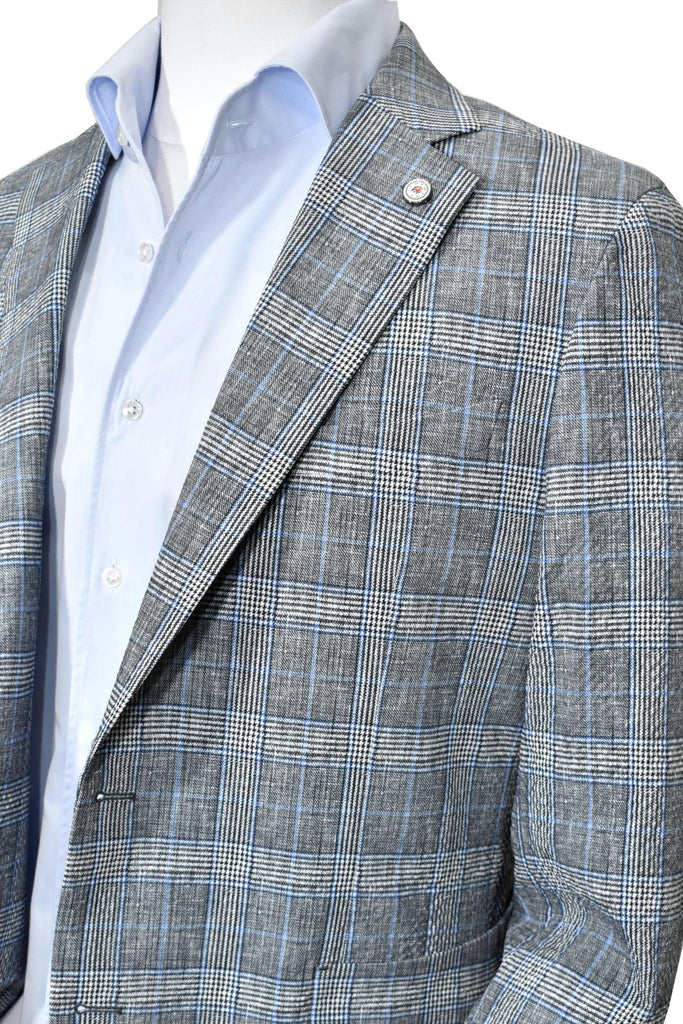 Elevate your casual lifestyle with a poly microfiber sport coat that functions perfectly as a traveler coat while maintaining a dressy look.  The coat is very lightweight with no lining to function perfectly during the warmer months of the year.    Classic pocket detailing, back side vents, and a soft should for a contemporary look. The soft microfiber fabric doesn’t wrinkle and has a slight texture to add to the look.   SLIM FIT, best for a slim to medium build.